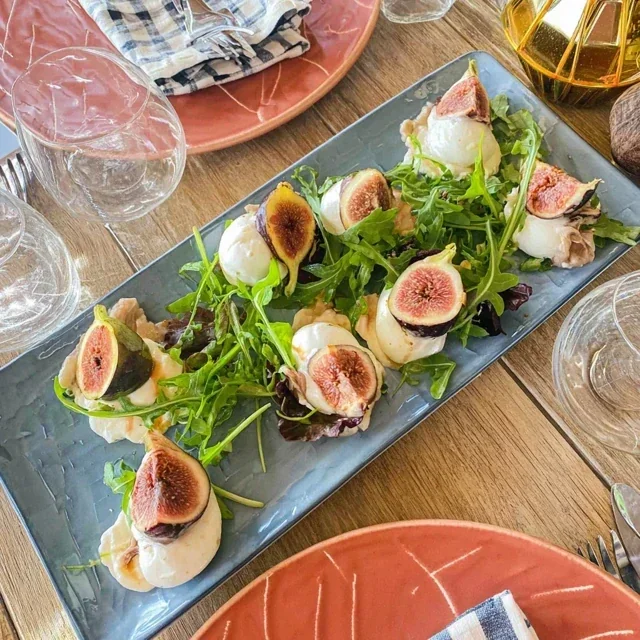Deliciosa Entrada de Burrata, Figo e Rúcula, Eleve Sua Experiência Apéro