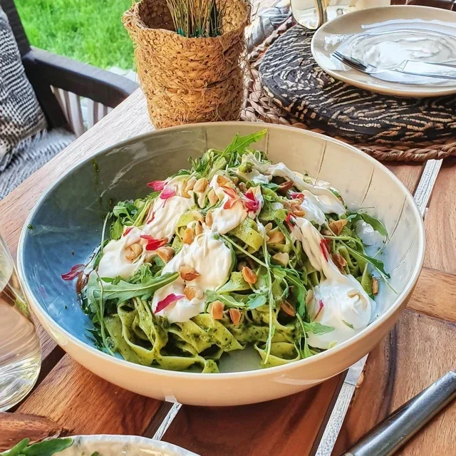 Deliciosa Tagliatelle Fresca com Pesto de Rúcula
