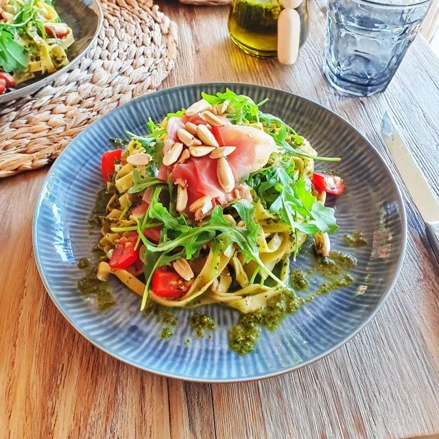 Deliciosa Tagliatelle Fresca com Pesto de Rúcula