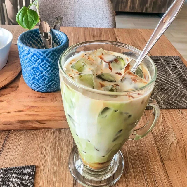 Delicious Coconut Iced Matcha Latte Recipe for a Refreshment
