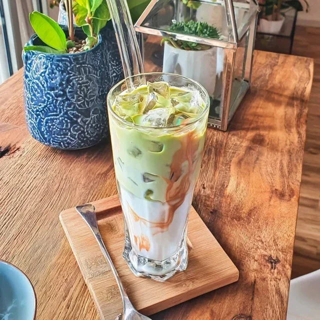 Delicious Coconut Iced Matcha Latte Recipe for a Refreshment