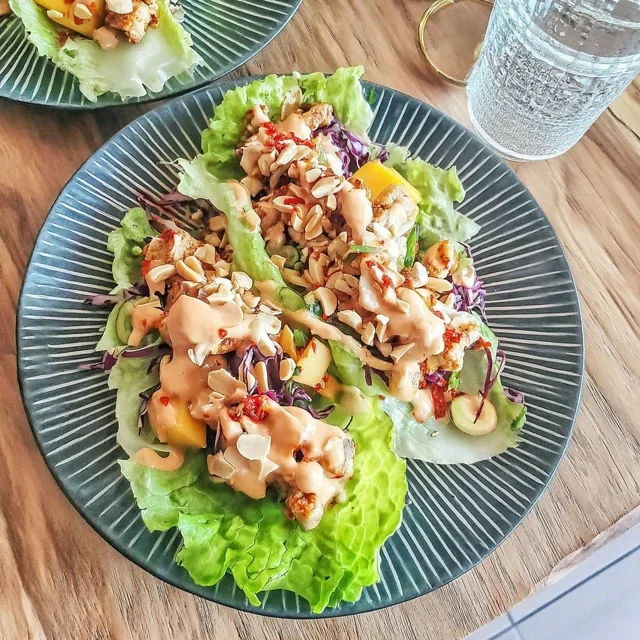 Delicious Spicy Tofu Wraps with Mango