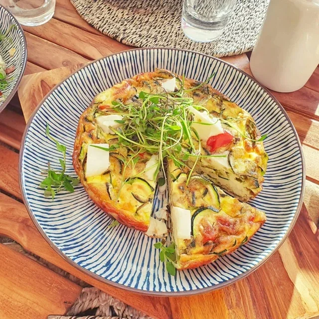 Frittata de Abobrinha e Ervas Frescas
