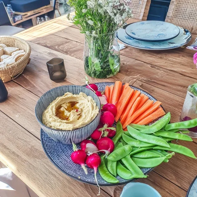 Hummus de Cenoura e Ervilhas Doces, O Aperitivo Perfeito e Fácil