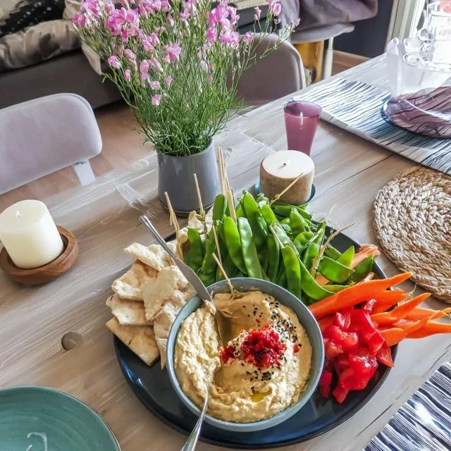 Hummus de Cenoura e Ervilhas Doces, O Aperitivo Perfeito e Fácil