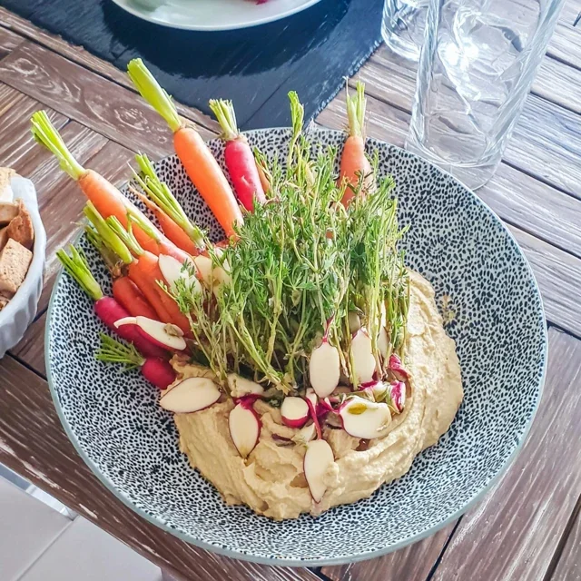 Hummus de Cenoura e Ervilhas Doces, O Aperitivo Perfeito e Fácil
