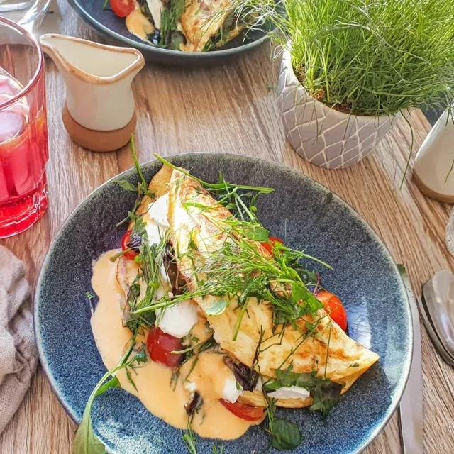 Omelete Gourmet de Ervas e Queijo de Cabra