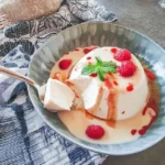 Panna Cotta de Baunilha com Coulis de Framboesa