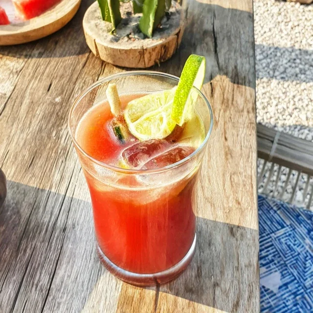 Refresque Seu Verão com uma Delícia Rápida de Melancia e Limão