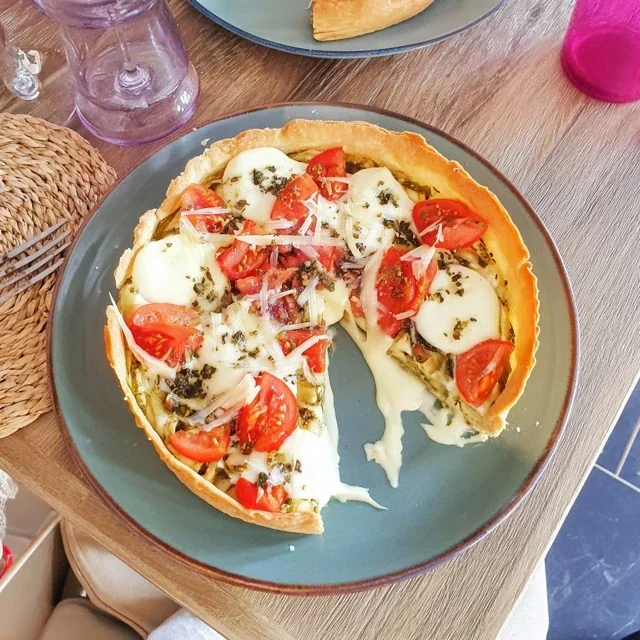 Torta de Pesto e Mozarela